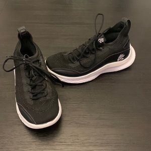 Men’s curry basketball shoes